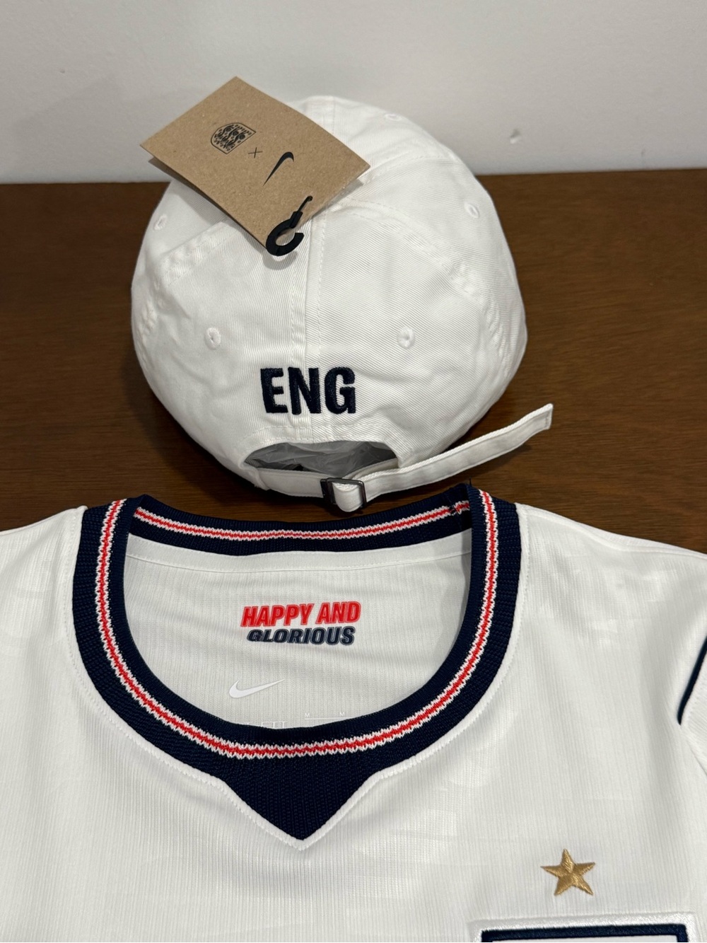 Nike England World Cup 2025 Cap & White Soccer Jersey with Navy/Red (New w/ Tags